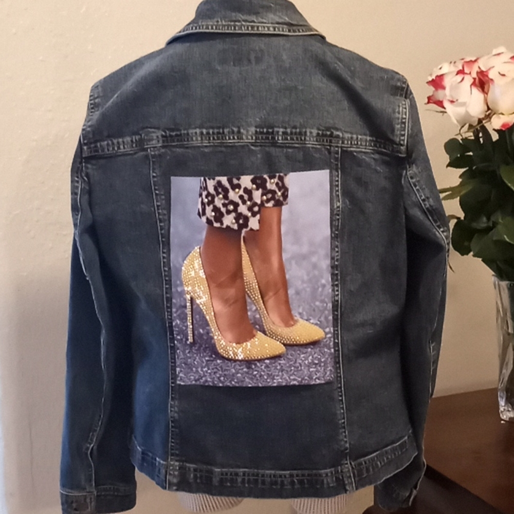 Jones New York denim jacket. Size L